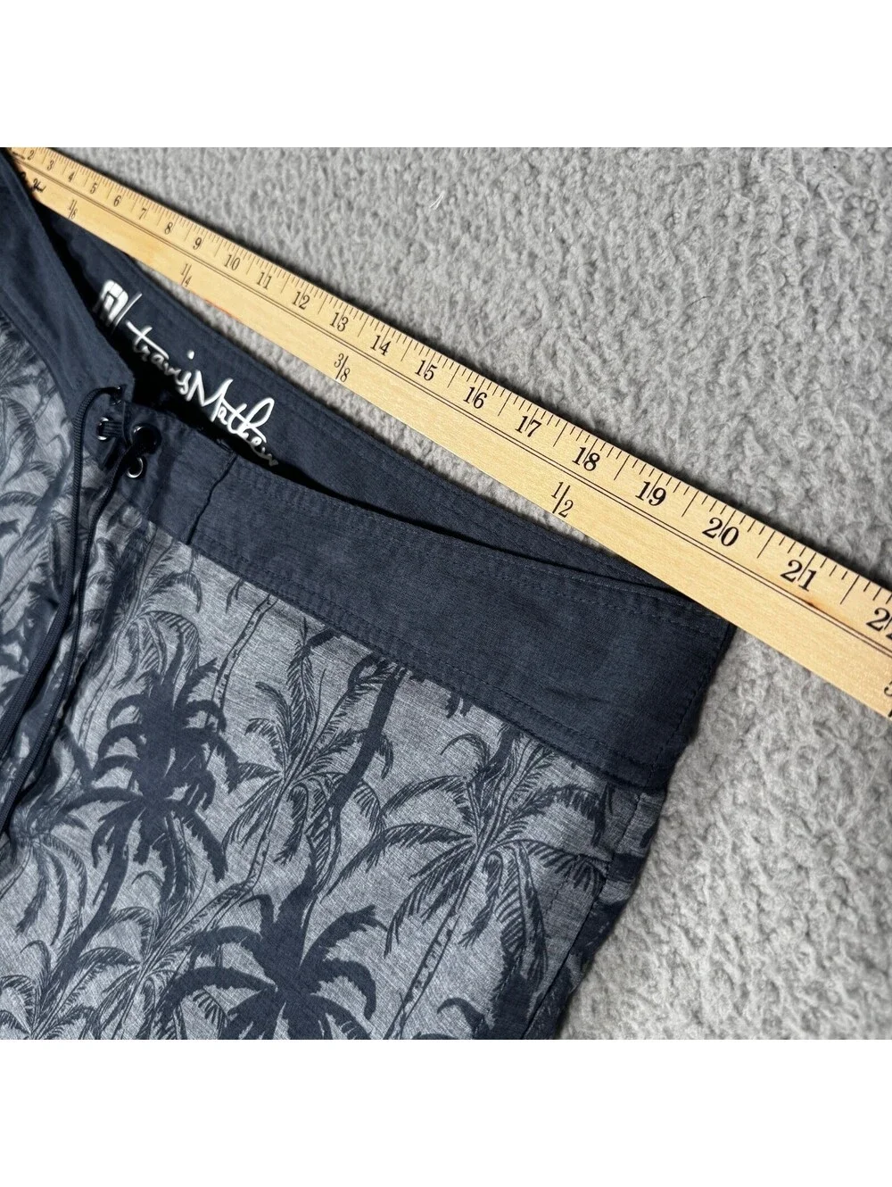 Travis Mathew Board Shorts Size 42 Surf Swim Casual Men's Palm Trees Flag Gray